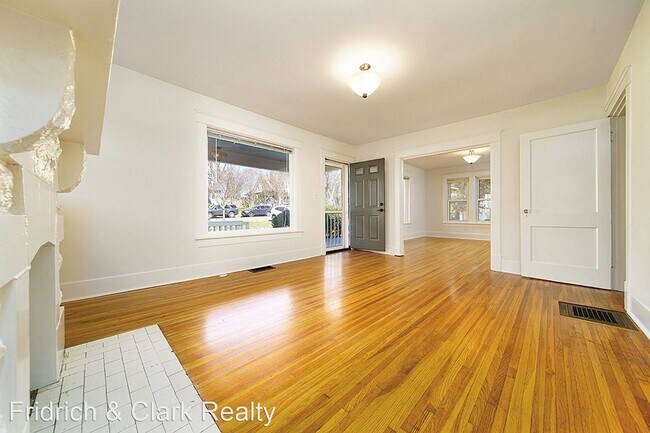 Building Photo - 2 br, 1 bath House - 915 Bradford Ave.