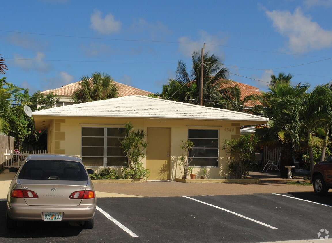 Foto del edificio - 4544 Poinciana St