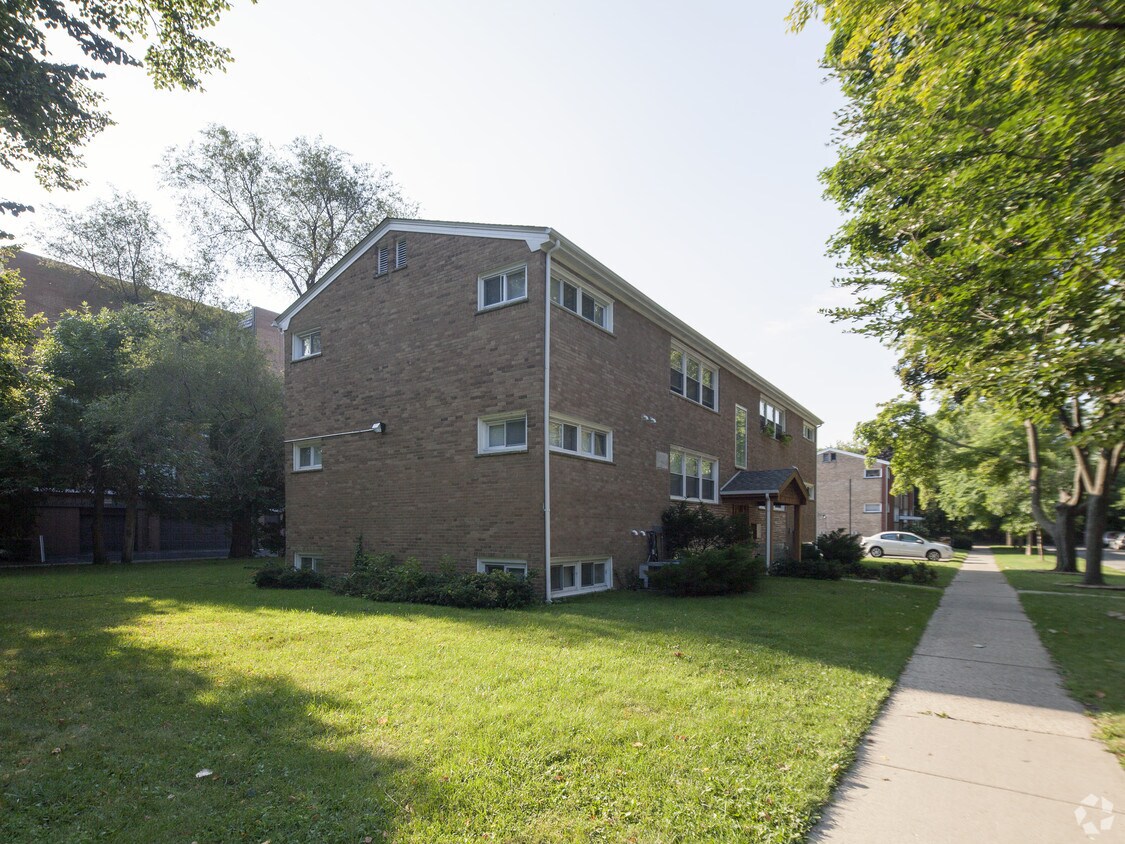 Building Photo - 243 Callan Ave