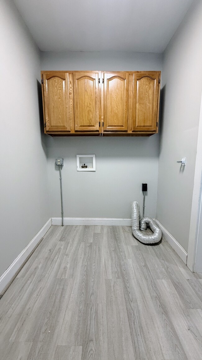 Building Photo - 554 Dubuque St