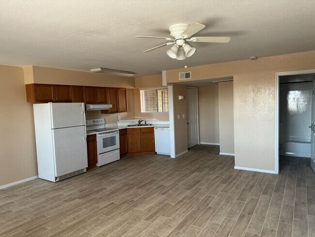 Building Photo - 4521 E Caballero Cir