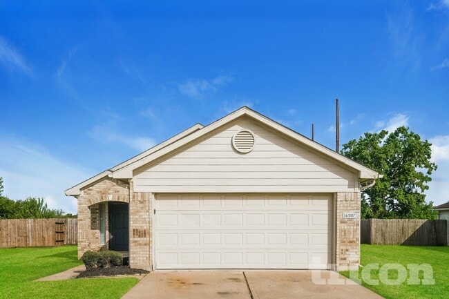 Building Photo - 16507 Lazy Ridge Rd