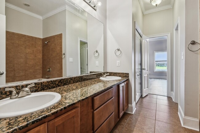 Building Photo - 212 Capri Pl