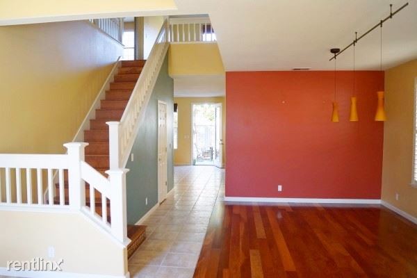 Building Photo - 863 Dederick Ct