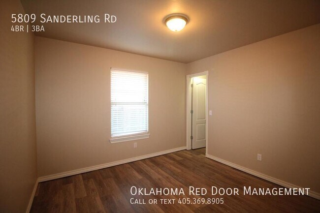 Foto del edificio - 5809 Sanderling Rd
