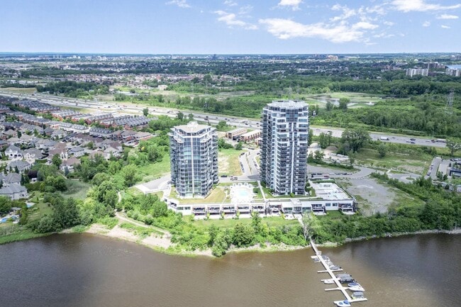 Building Photo - 255 Rue Étienne-Lavoie