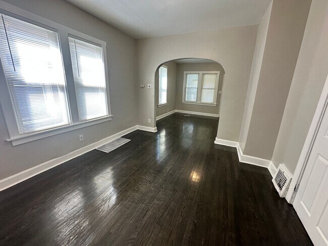 Building Photo - 4907 Tod Ave