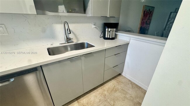 Foto del edificio - 5339 Treetops Dr