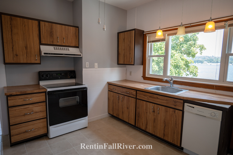 Foto principal - 2396 Riverside Ave