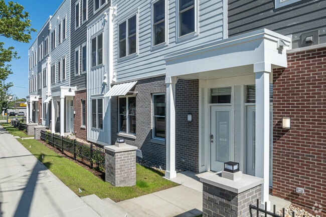 Building Photo - Winsor Place