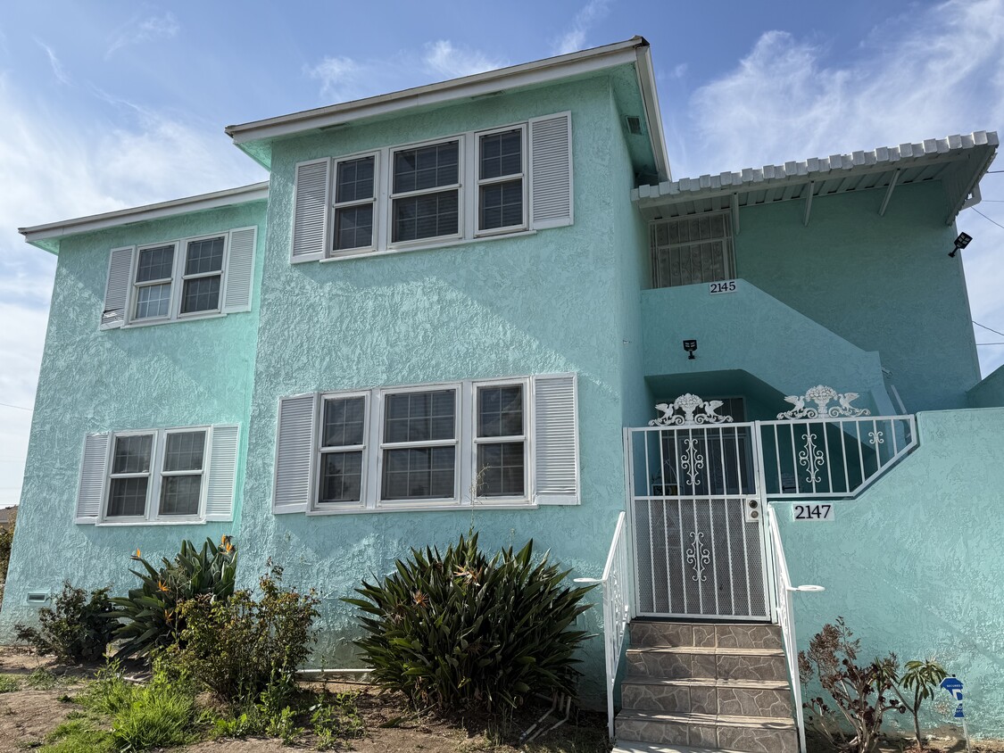 Primary Photo - 2145 W 104th St