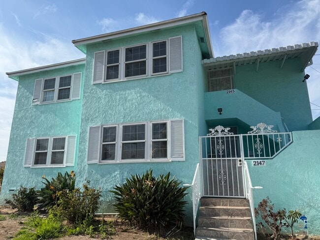 Building Photo - 2145 W 104th St