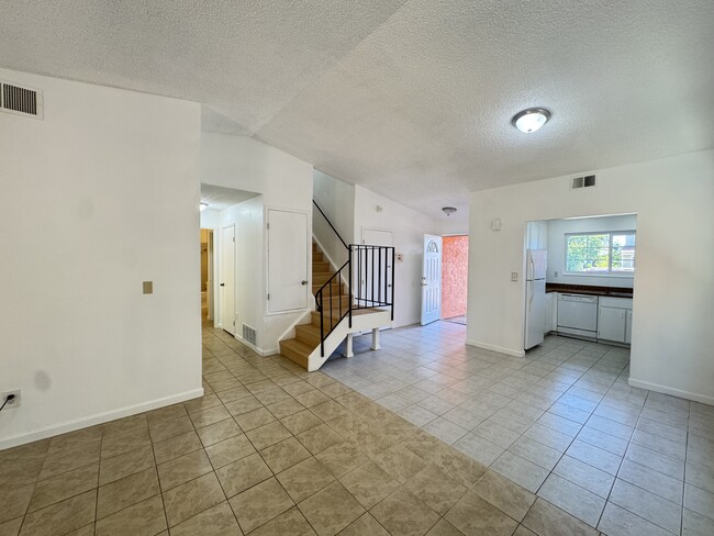Foto del edificio - 2412 Sequoia Dr