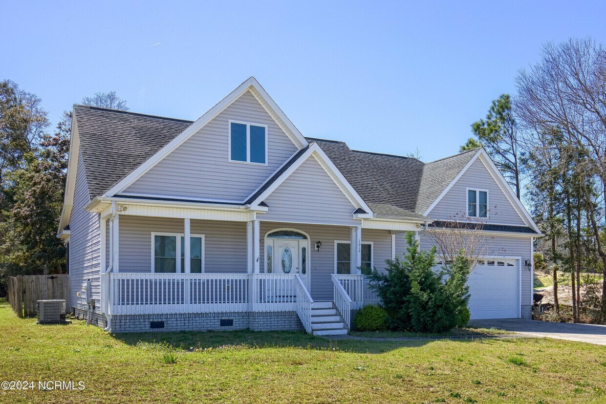 Primary Photo - 1016 Meridian Dr
