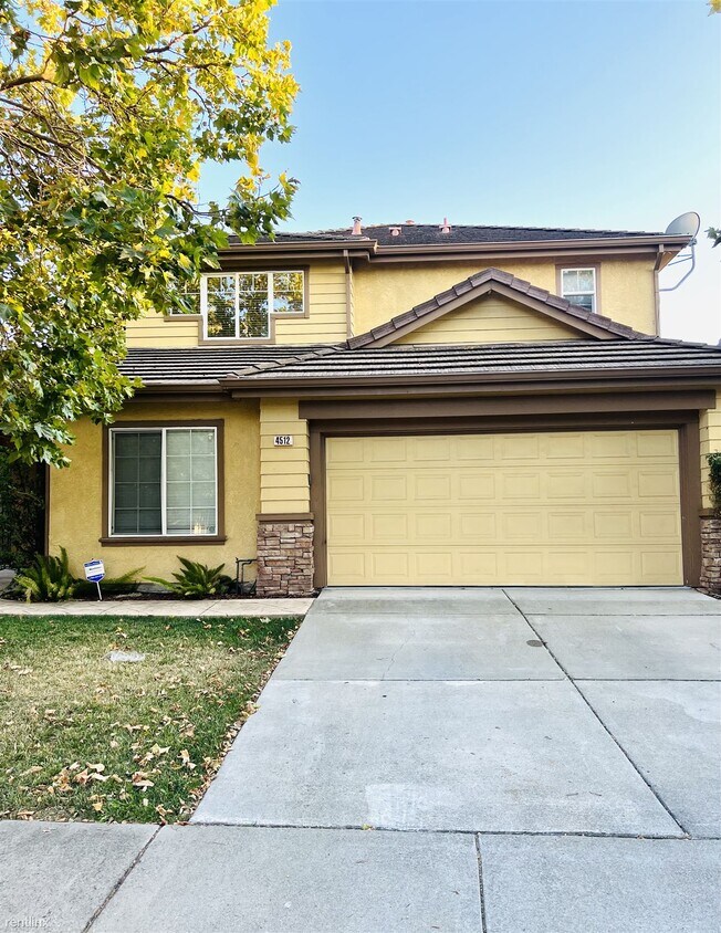 Foto principal - 5 br, 3 bath House - 4512 Peacock Court