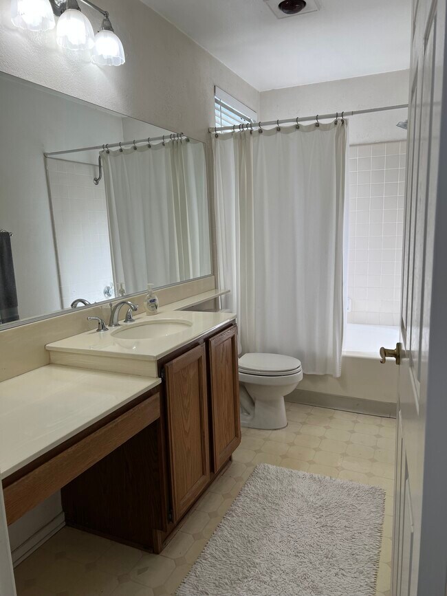 Foto del edificio - 5455 Sylmar Ave