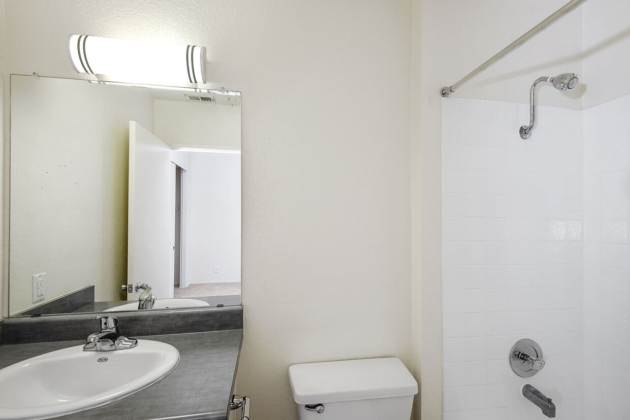 IMT Summerset Village Apartments in Chatsworth, CA Westside Rentals