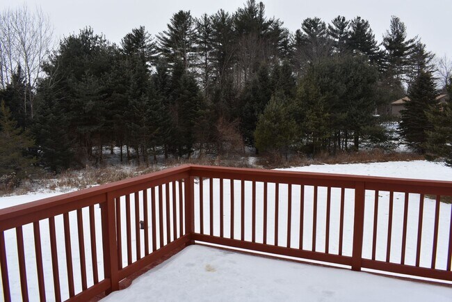Building Photo - 4 Bed, 2.5 Bath House