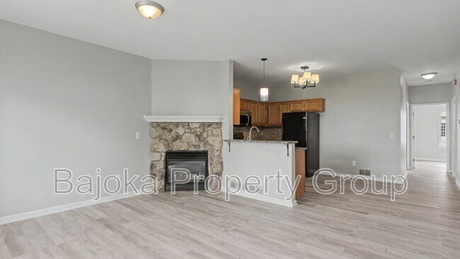 Foto del edificio - 43050 Burlington Dr