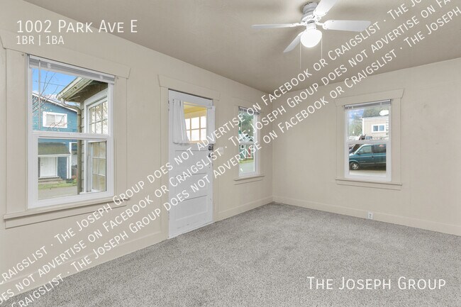 Foto del edificio - 1002 Park Ave E