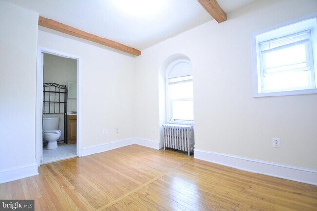 Building Photo - 243 W Rittenhouse St