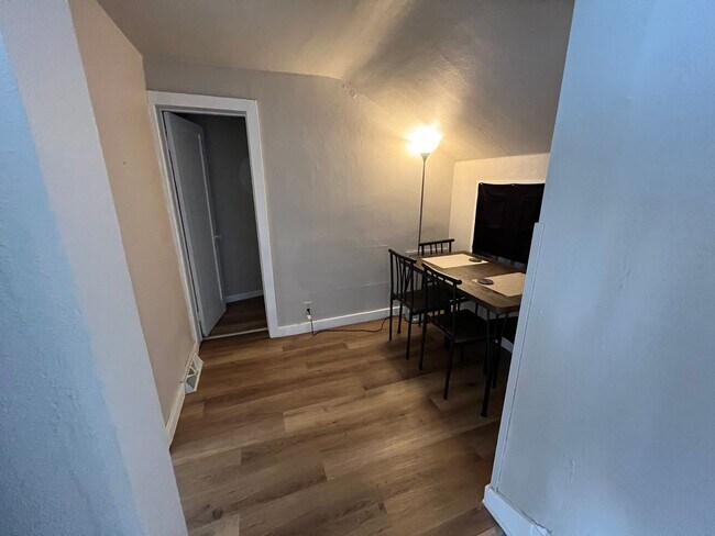 Foto del edificio - 531 N Appleton St.