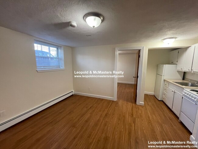 Building Photo - 171 Beacon St