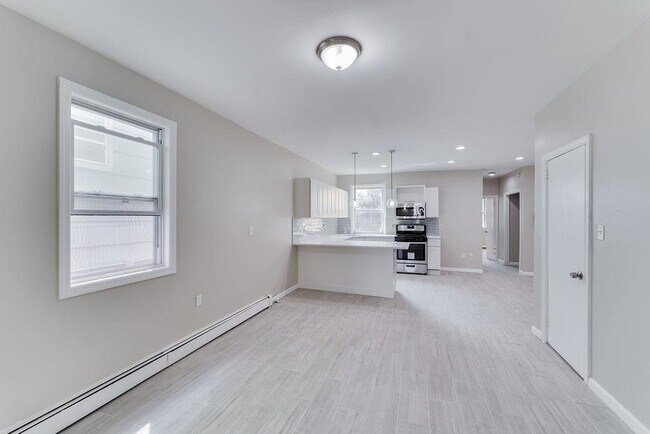 Foto del edificio - 11 Holmes Ave