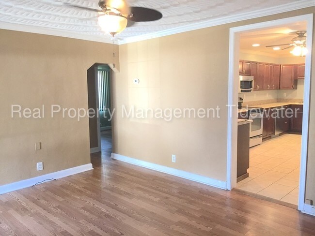 Foto del edificio - UPDATED SINGLE FAMILY HOME IN N. FOX HALL!!