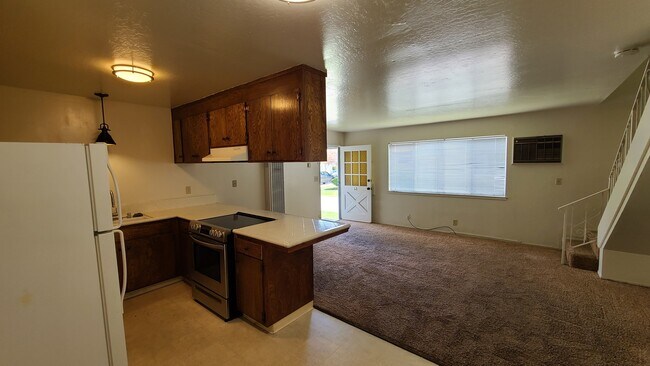 Foto del edificio - 1240 Juniper Dr