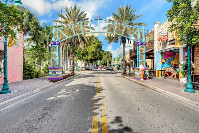 Pineapple Grove - Heart of Delray Beach! - 250 NE 3rd Ave