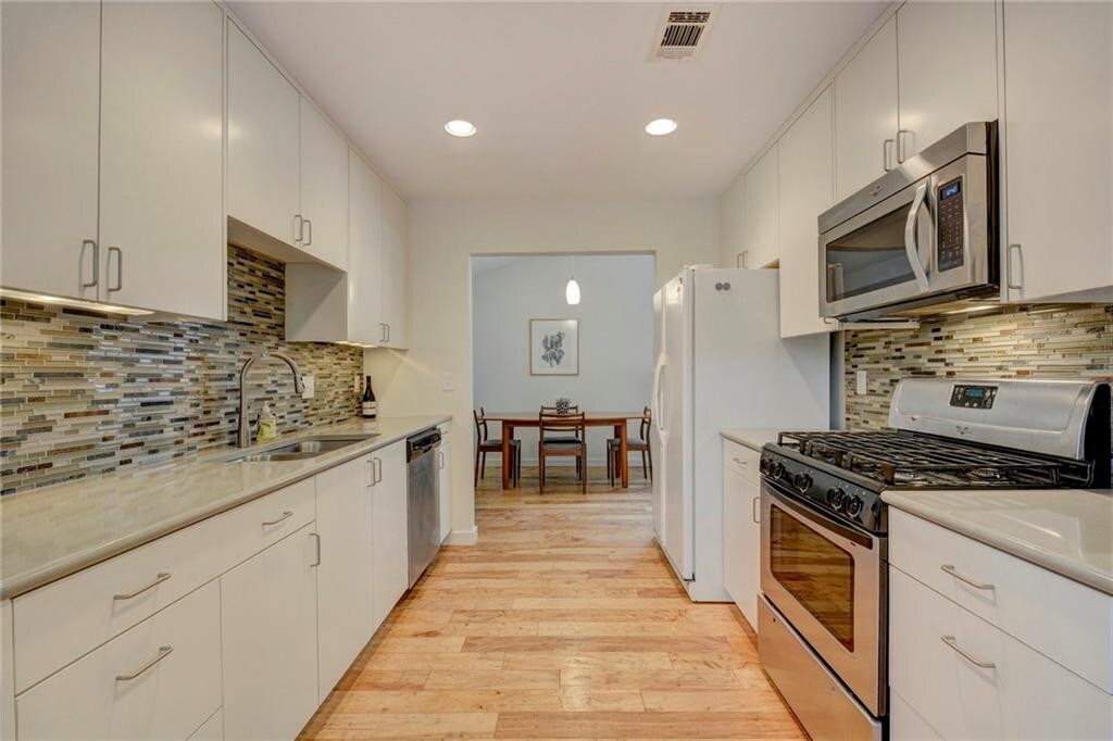 Foto principal - 2203 Forest Bend Dr