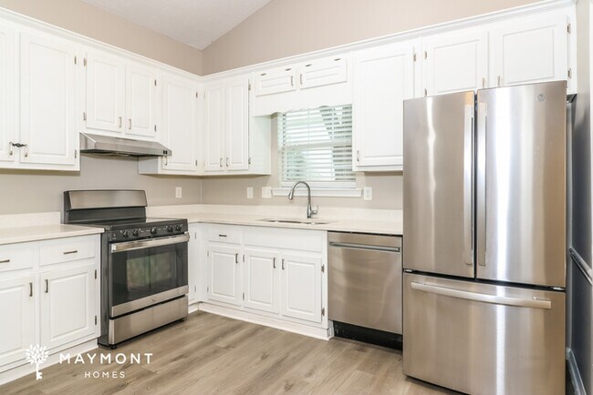 Building Photo - Charming Covington Home!