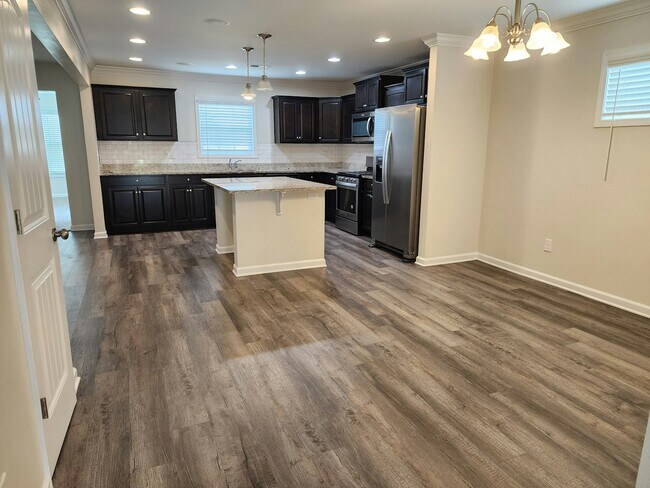 Building Photo - 1764 Lake Wateree Dr