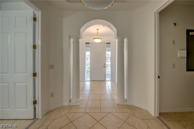 Foto del edificio - 15250 Riverbend Blvd