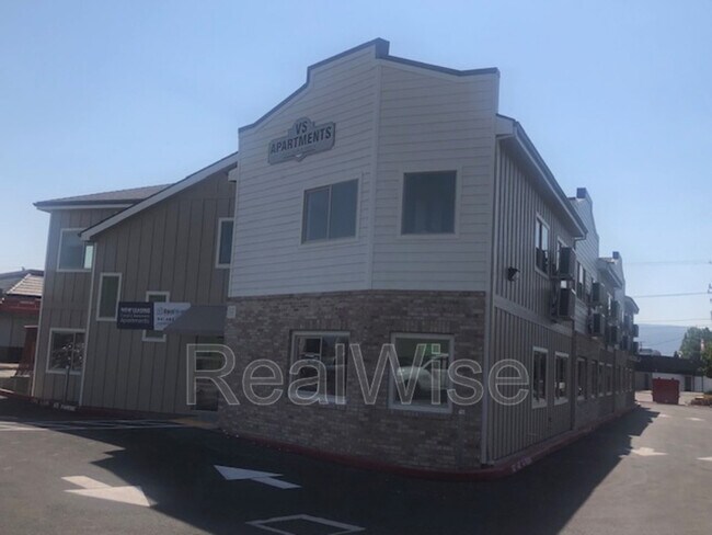 Foto del edificio - 1935 W Table Rock Rd