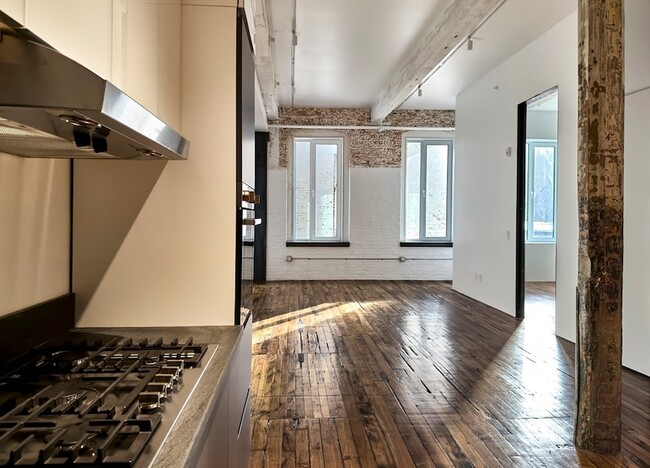 Building Photo - 520 State Rd