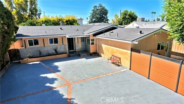 Building Photo - 18114 Schoenborn St