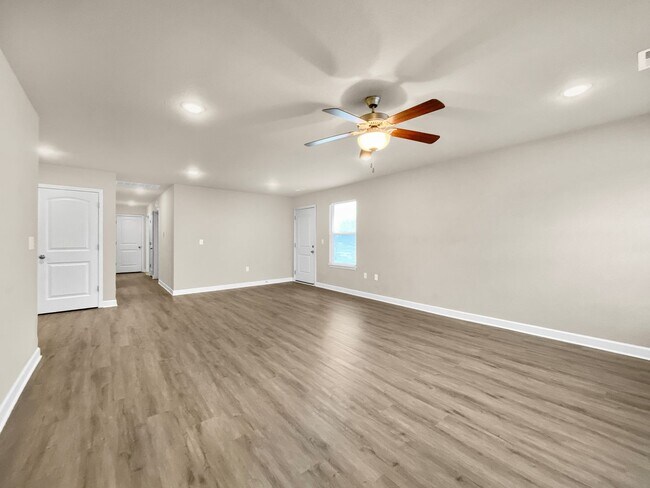 Foto del edificio - Spacious 3-Bedroom Townhome in Prime Colonial Highlands Location