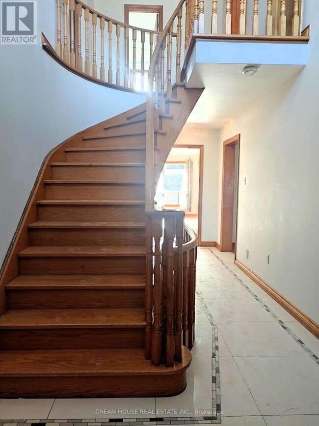 Building Photo - 176 Conlins Rd