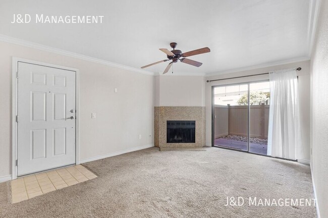 Foto del edificio - 2 bd / 2 ba Cantabria Condo