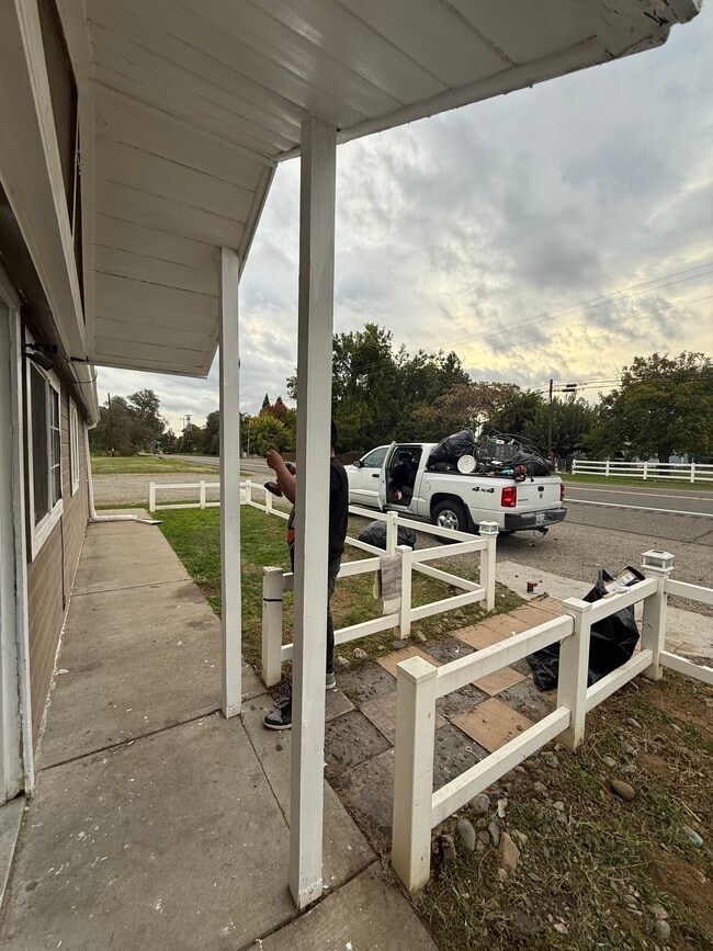 Building Photo - 9022 State Highway 99E