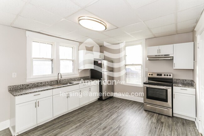 Foto del edificio - 653 Fairview Ave