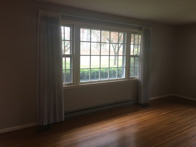 Building Photo - Old Hickory - 3 Bedroom - Full Basement