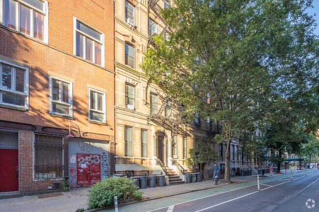 Building Photo - 232 E 26th St