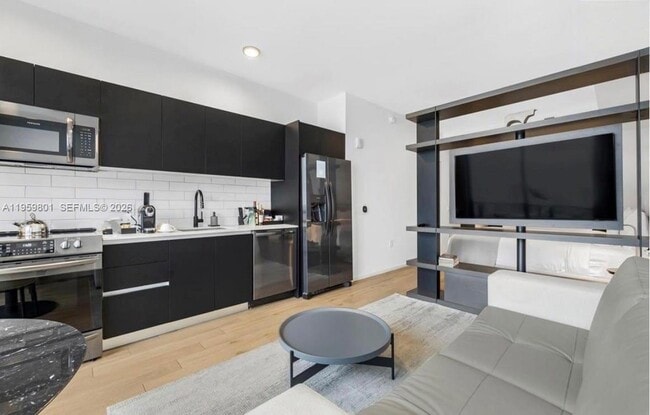 Building Photo - 398 NE 5th St