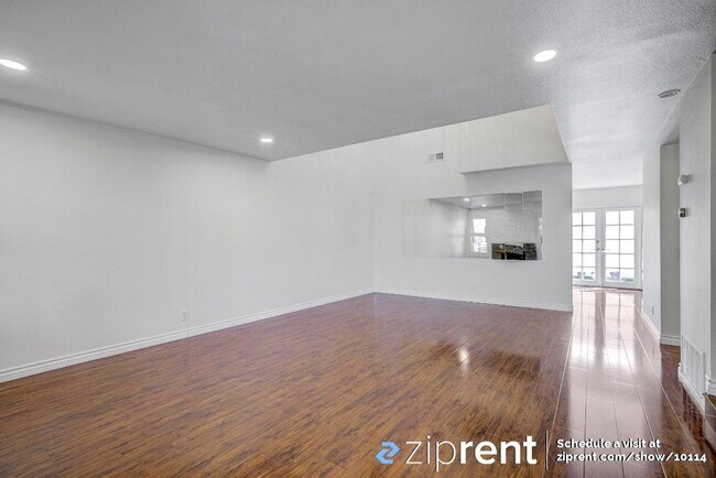 Building Photo - 5 Bellflower