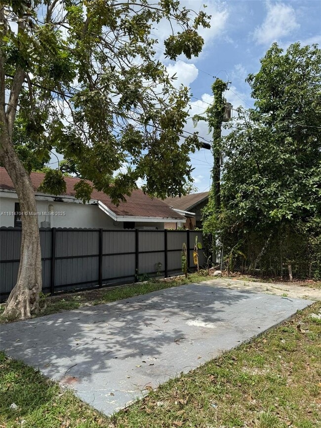 Building Photo - 740 NW 100th St