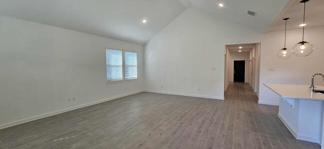 Foto del edificio - 8422 Bay Oaks Dr