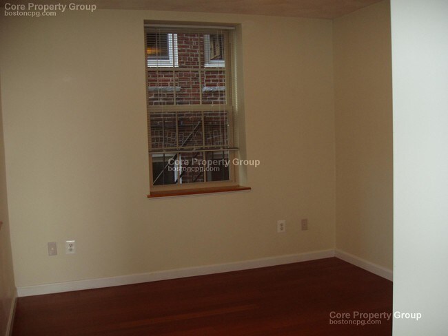 Building Photo - 59 Hull St